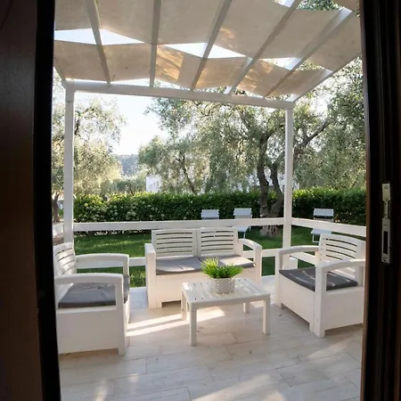 Saracena Featured With Private And Swimming Pool